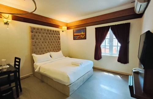 Tanjung Bungah Hotel | Seriental Hotel I check in 3pm-11pm only
