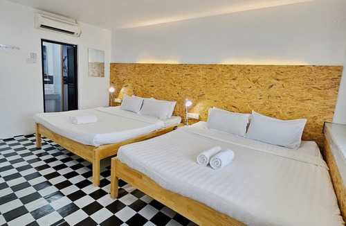 Historic George Town Hostel | The 60