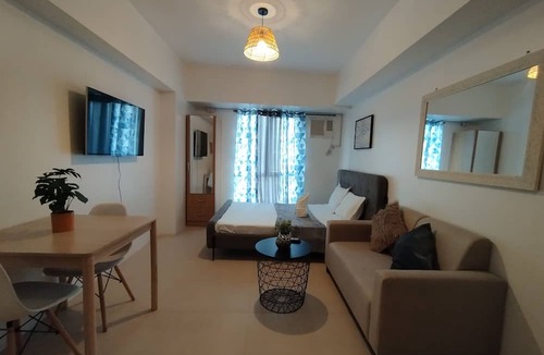 Lahug Condo | Cebu Avida Riala T1 1517 IT Park