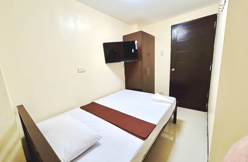 Paranaque Hotel | OYO 1045 Rayjan Apartelle