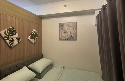 Barangay 76 Condo | MOA Staycation at Shore 2