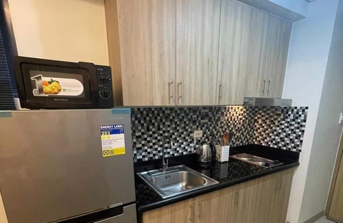 Barangay 76 Condo | MOA Staycation at Shore 2