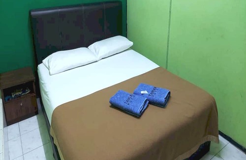 Kampung Pumpong Hotel | OYO 90937 Tanjak Hotel
