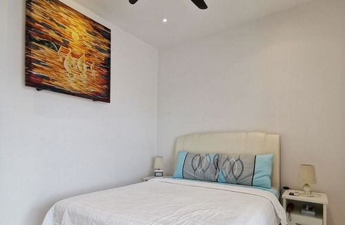 Padang Matsirat Apartment | Penthouse flr sea view quiet fibre long short stay