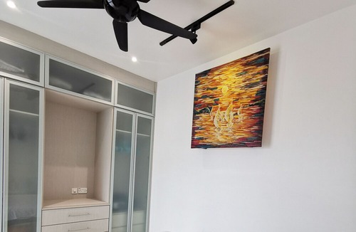 Padang Matsirat Apartment | Penthouse flr sea view quiet fibre long short stay
