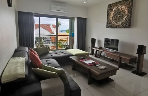 Padang Matsirat Apartment | Penthouse flr sea view quiet fibre long short stay
