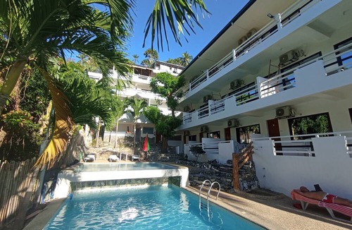 Puerto Galera Resort | Jalyn's Resort & Restaurant