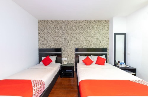 Kempas Hotel | Capital O 90903 Blue Bell Hotel