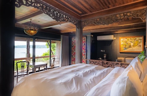 Anilao Hotel | Nuuk Taal Lake