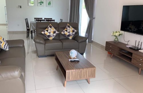 Bandar Penawar Villa | Hom Villa 16-25 pax