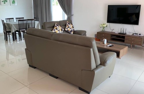 Bandar Penawar Villa | Hom Villa 16-25 pax
