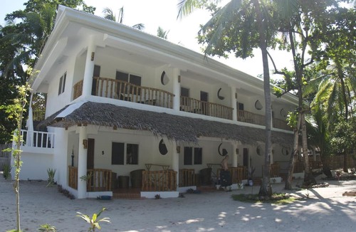 Daanbantayan Hotel | Evolution Dive and Beach Resort