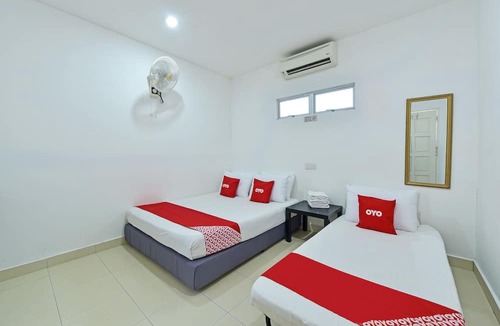 Bukit Hantu Hotel | OYO 90879 Eleven Inn