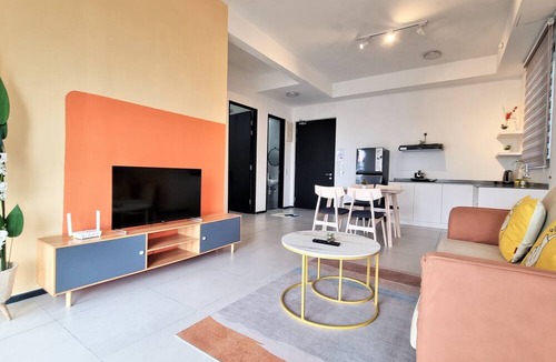 George Town Apartment | Cozy Minimalist Suite by SuperStay