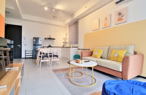 George Town Apartment | Cozy Minimalist Suite by SuperStay