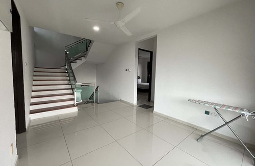 Taman Kiara House | Alpine PD Taman Kiara 2 Homestay