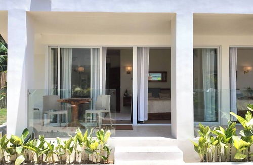 Ferrol Hotel | Binucot Pearl Boutique Resort