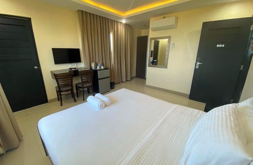 Liloan Hotel | Collection O Weber Hotel