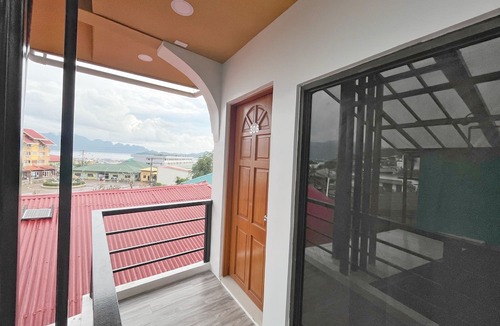 Coron Town Proper Hotel | Cozy Coron Inn