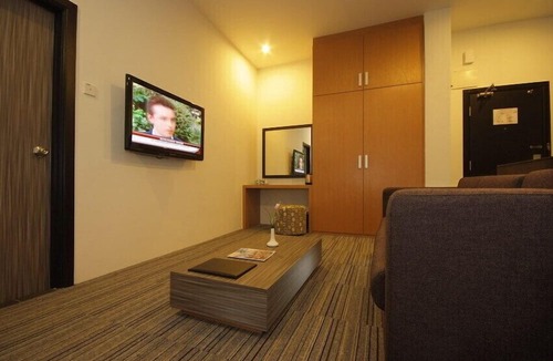 Larut Hotel | Flemington Hotel