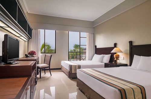 Malvar Hotel | Holiday Inn Hotel & Suites Batangas Limapark, an IHG Hotel