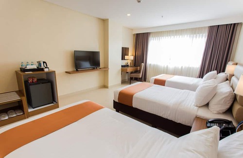 Clark Hotel | Royce Hotel & Casino