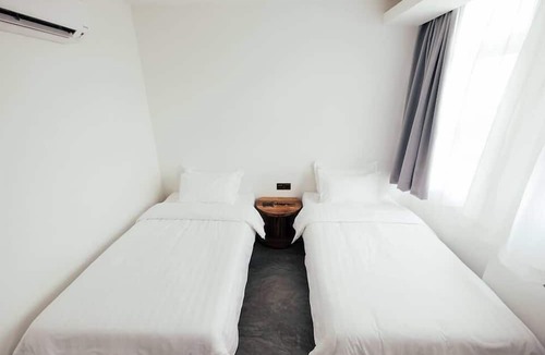 Malim Jaya Hotel | White Loft Hotel