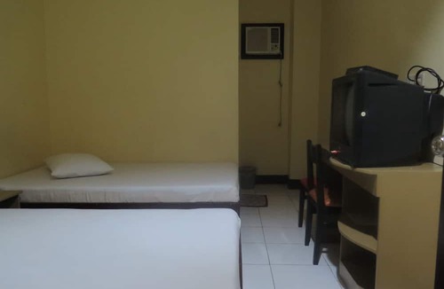 Iloilo City Proper House | Iloilo Budget Inn - Valeria