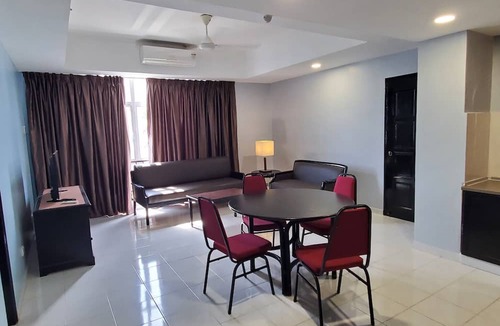 Tanjung Bungah Hotel | Leisure Cove Hotel & Apartments