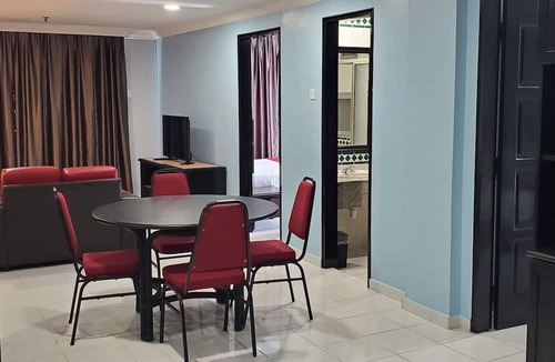 Tanjung Bungah Hotel | Leisure Cove Hotel & Apartments