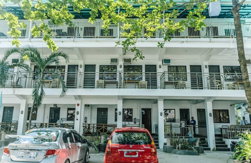 Moalboal Hotel | HK Beach Resort