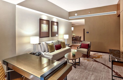 Downtown Kota Kinabalu Hotel | Hilton Kota Kinabalu