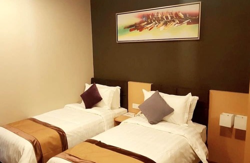 Hutan Kampung Hotel | Q Bintang Hotel