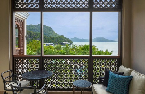 Kuah Resort | The St. Regis Langkawi