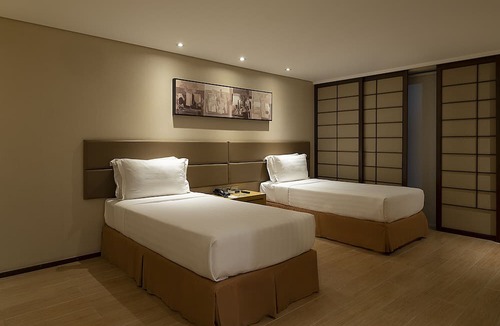 San Lorenzo Hotel | Jinjiang Inn Makati