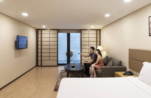 San Lorenzo Hotel | Jinjiang Inn Makati