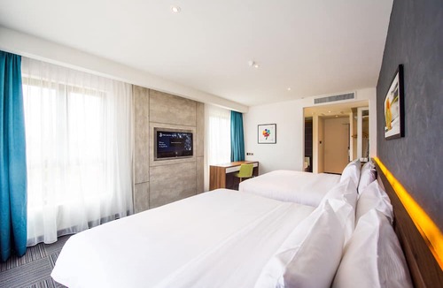 Kampung Padang Matsirat Hotel | The Smith House
