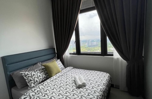 Medini Apartment | D'pristine 3 bedroom condo 10pax 3mins walk to Legoland!
