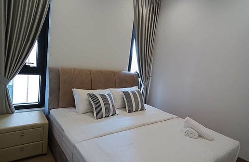 Pudu Apartment | Luxury Family suites | Infinity Pool | City View |