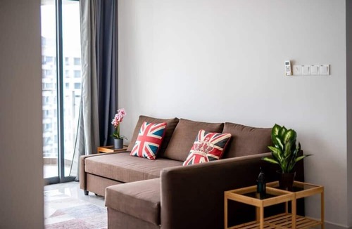 Johor Bahru Apartment | A Stylish 2BR Suite, Water Views, Free Parking