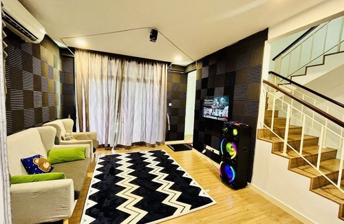 Batu Ferringhi Villa | 3 Minutes Away From Batu Feringghi Beach !
