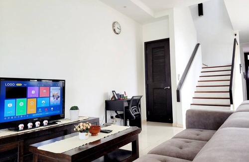 Tanjung Tokong House | Spacious 4 bedroom terrace house near Straits Quay