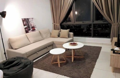 Seri Kembangan Condo | Sfera Residence 500 Mbps WiFi Self Check In