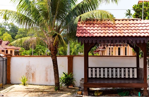 Kuala Terengganu House | The house is a semi-detached house with plenty of parking ,and near to the beach