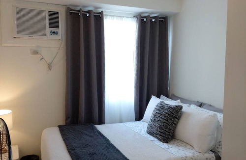 Valencia Condo | Studio Luxe In Princeton Residences