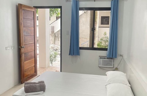 Muntinlupa Apartment | The Palines Apartment Hotel - Muntinlupa Near Evia