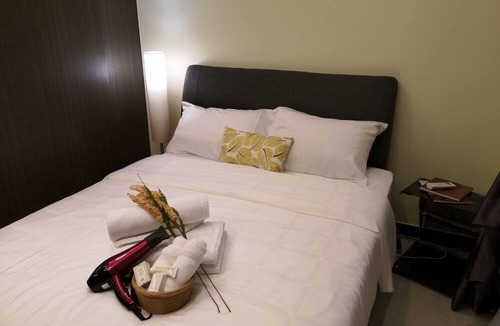 Downtown Kota Kinabalu Apartment | Pelagos Suites. Sunset Seaview with infinity pools 4B3R LUXURY 10PAX