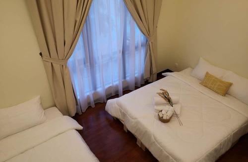 Downtown Kota Kinabalu Apartment | Pelagos Suites. Sunset Seaview with infinity pools 4B3R LUXURY 10PAX