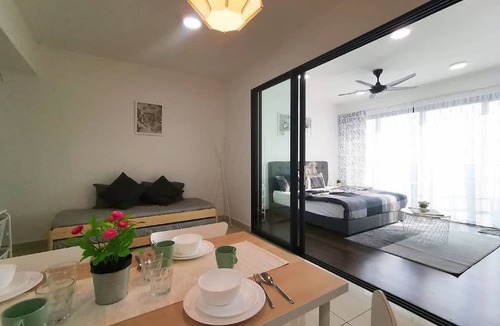Nusajaya Apartment | Almas Suites #2 (WIFI) @ JB City Homestay