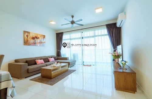 Bukit Indah Apartment | Sky loft (ホームステイ) @ JB city homestay